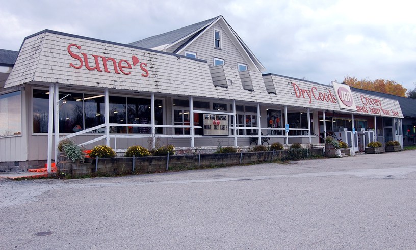 Sunes IGA Market Exterior